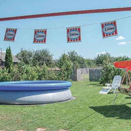 Διαμέρισμα Stunning In W/ Outdoor Swimming Pool, Wifi And 2 Bedrooms