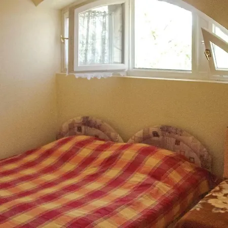 Stunning In W/ Outdoor Swimming Pool, Wifi And 2 Bedrooms *
