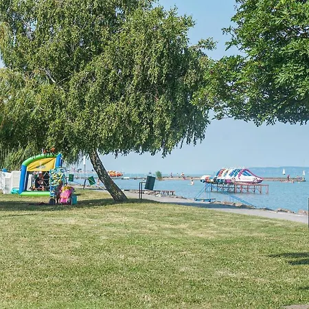 Stunning In W/ Outdoor Swimming Pool, Wifi And 2 Bedrooms Διαμέρισμα